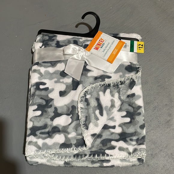 Baby blanket & Booties set - Picture 2 of 5